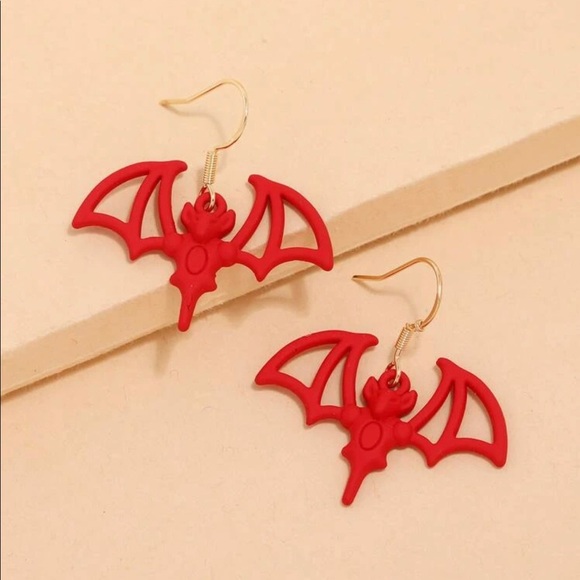 Spooky Red Bat Earrings Halloween goth Gothic new - Picture 2 of 5